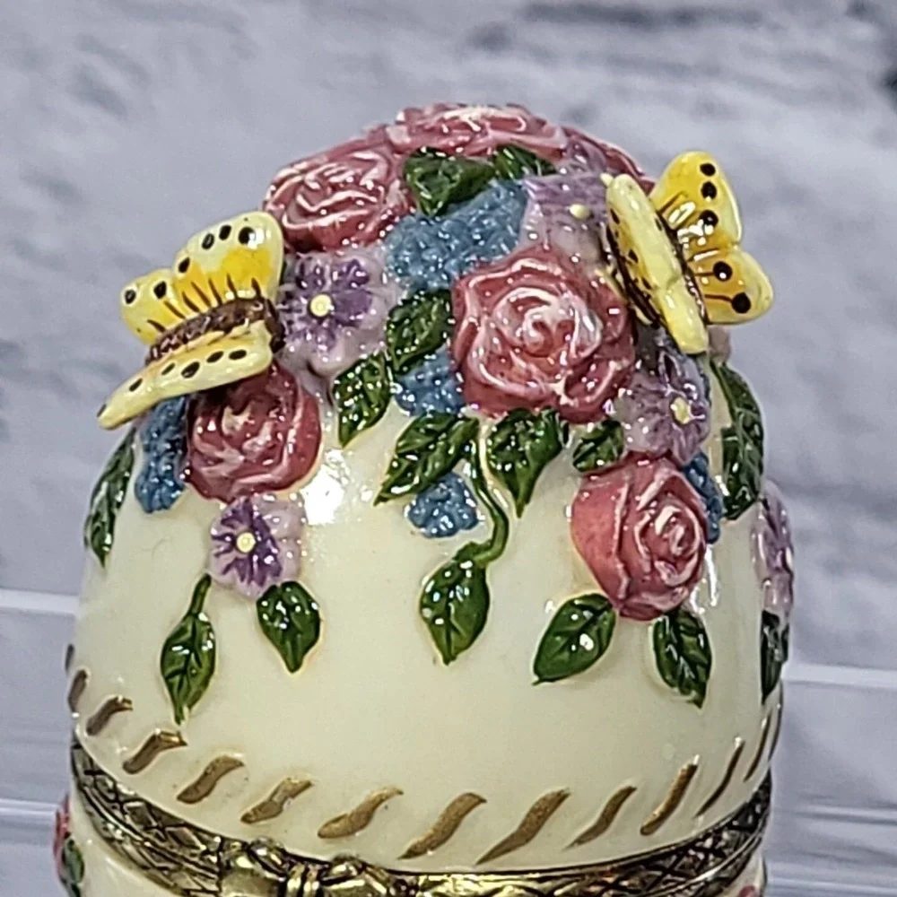A Special Place Vintage Trinket Box Egg-Shaped Easter Floral‎ Butterflies 2000
